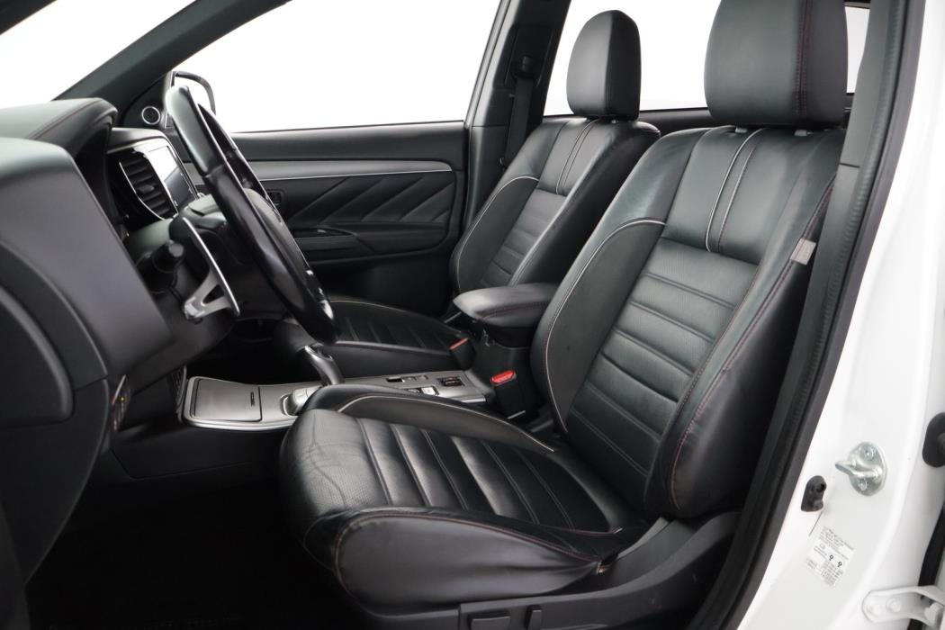 MITSUBISHI Outlander 2018
