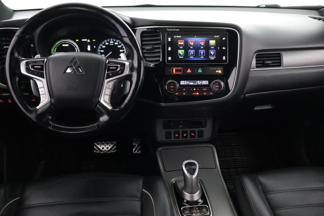 MITSUBISHI Outlander 2018