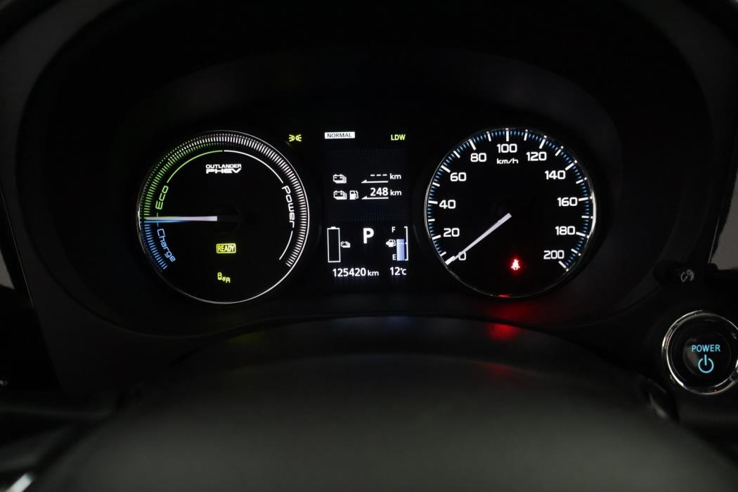 MITSUBISHI Outlander 2018