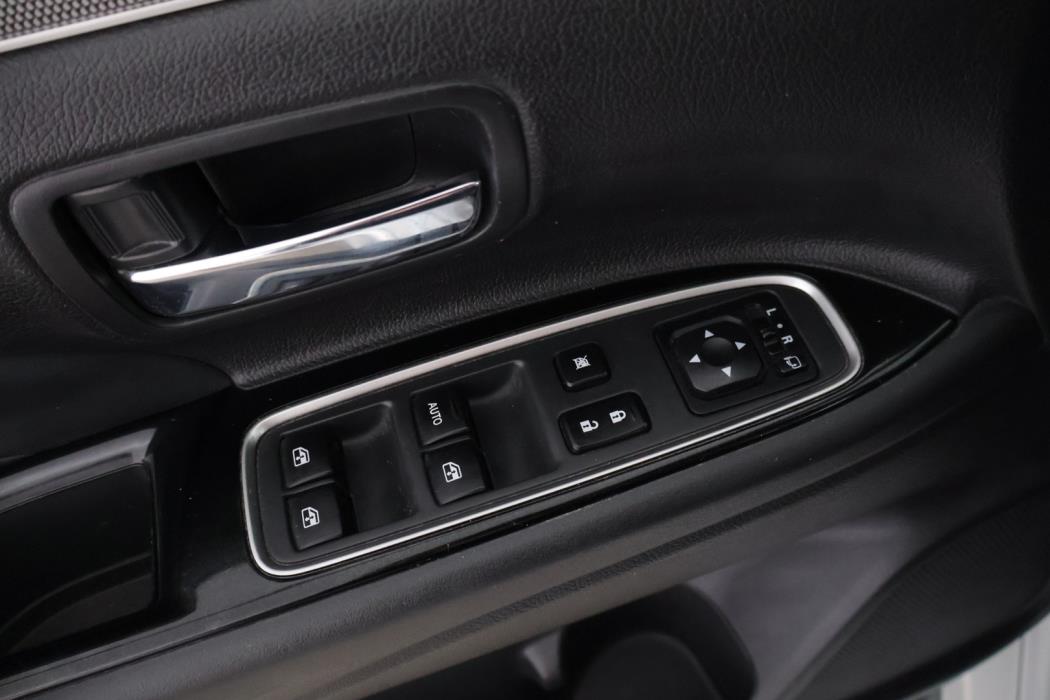 MITSUBISHI Outlander 2018