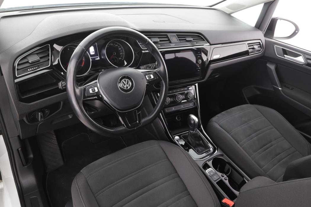 VOLKSWAGEN TOURAN 2018