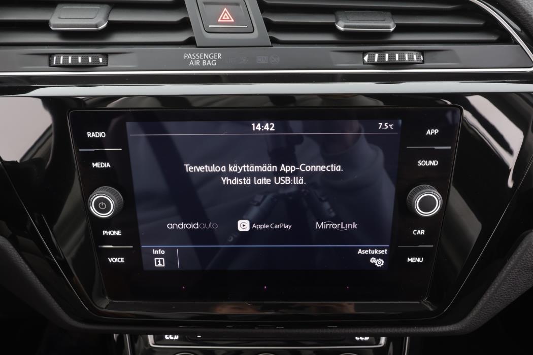 VOLKSWAGEN TOURAN 2018