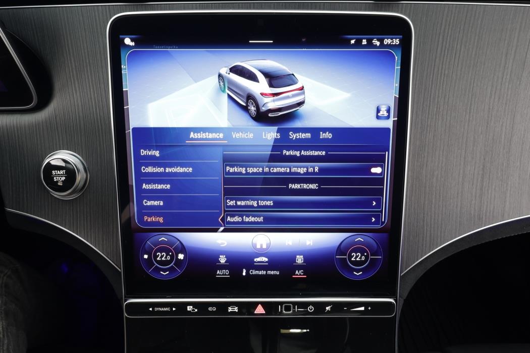 MERCEDES-BENZ EQE SUV 2025