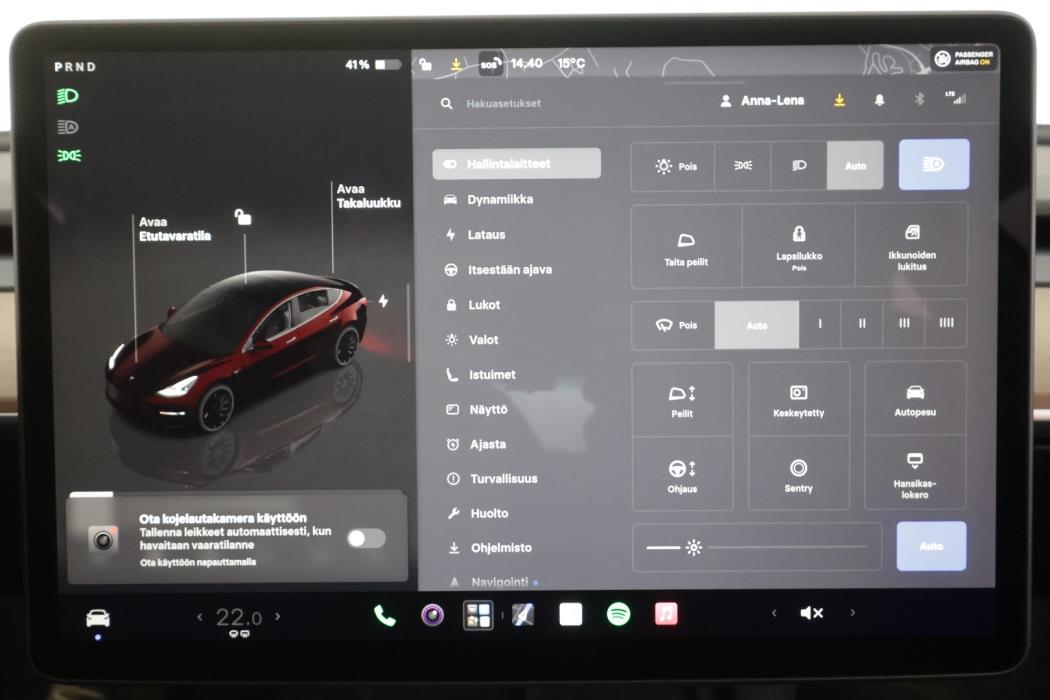 TESLA MODEL 3 2023