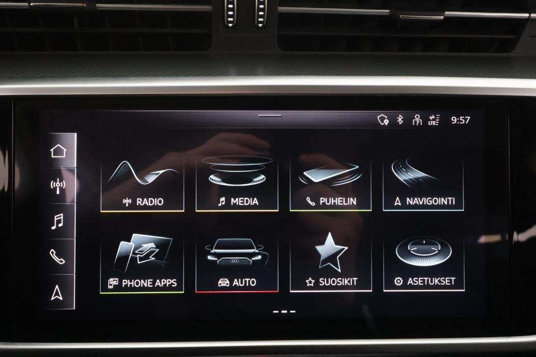 AUDI A6 2024