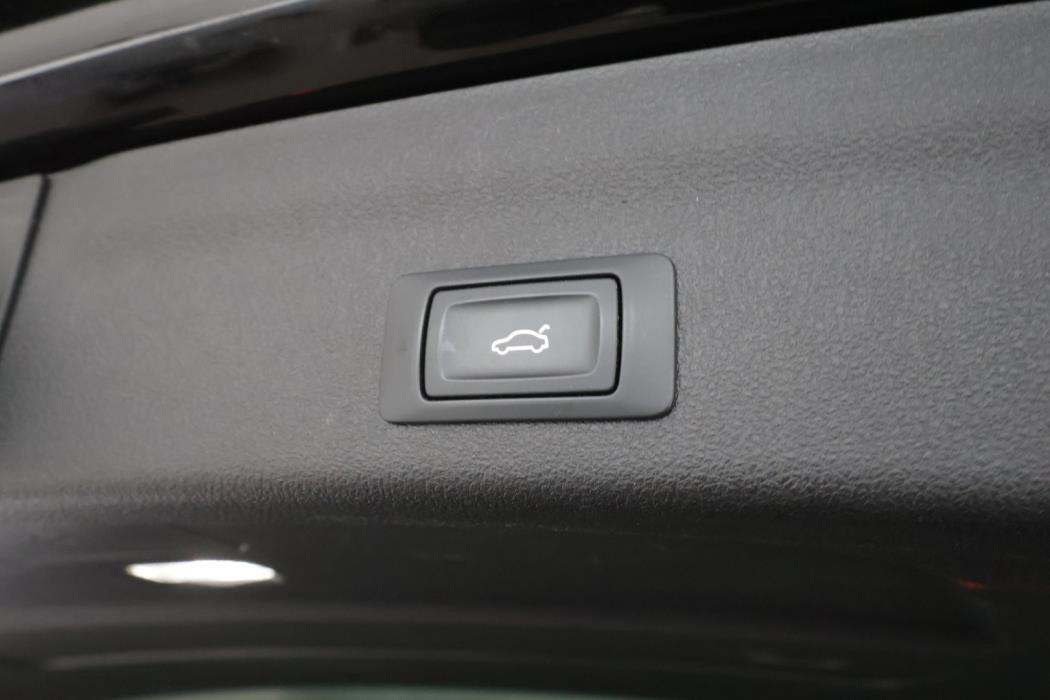 AUDI A6 2024