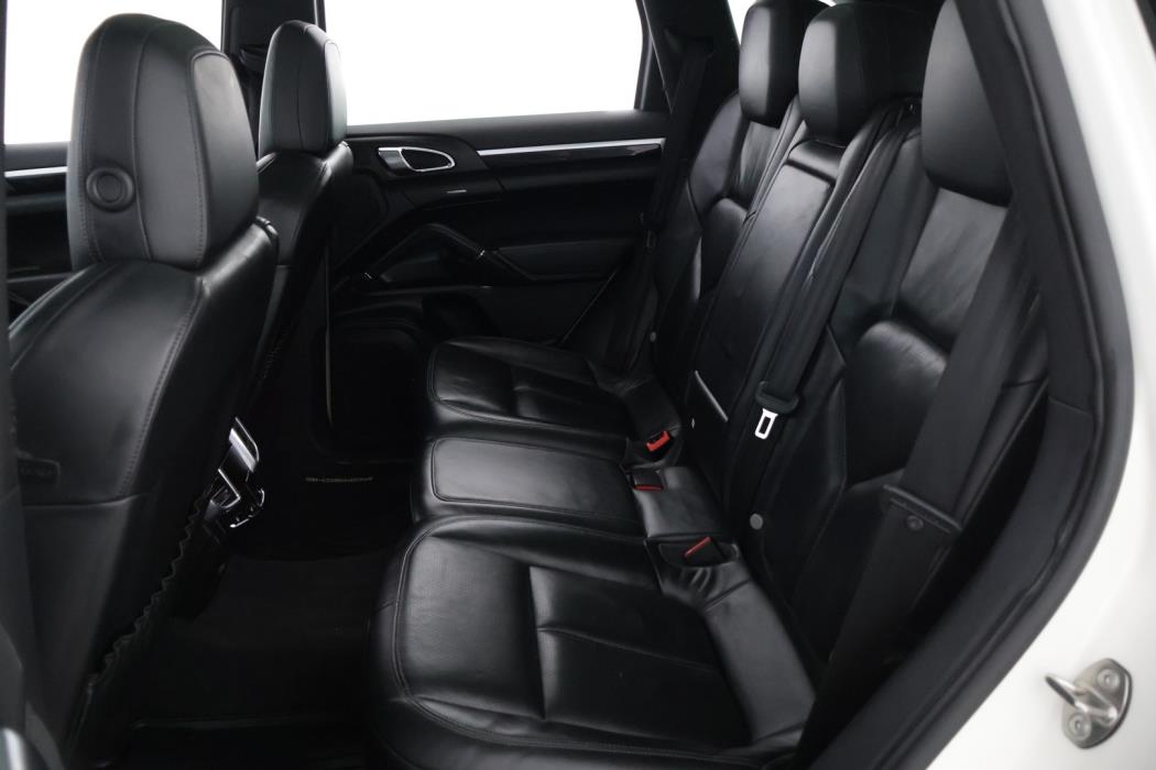 PORSCHE Cayenne 2012