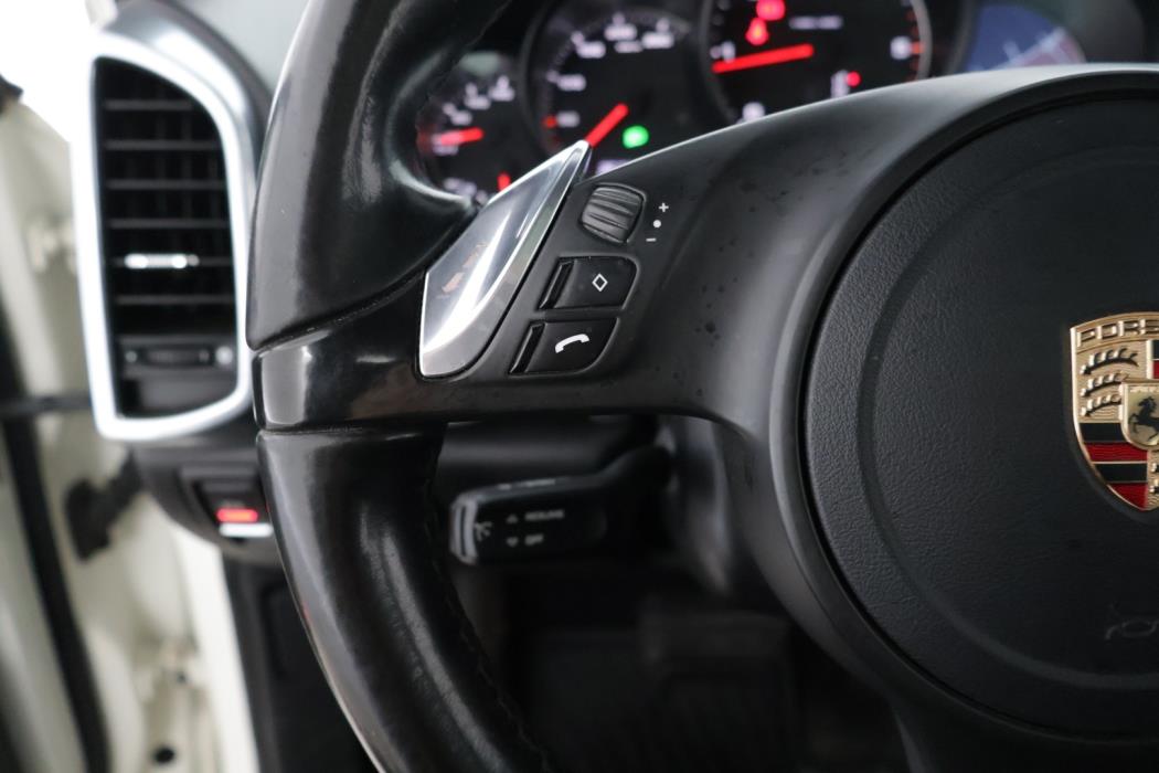 PORSCHE Cayenne 2012