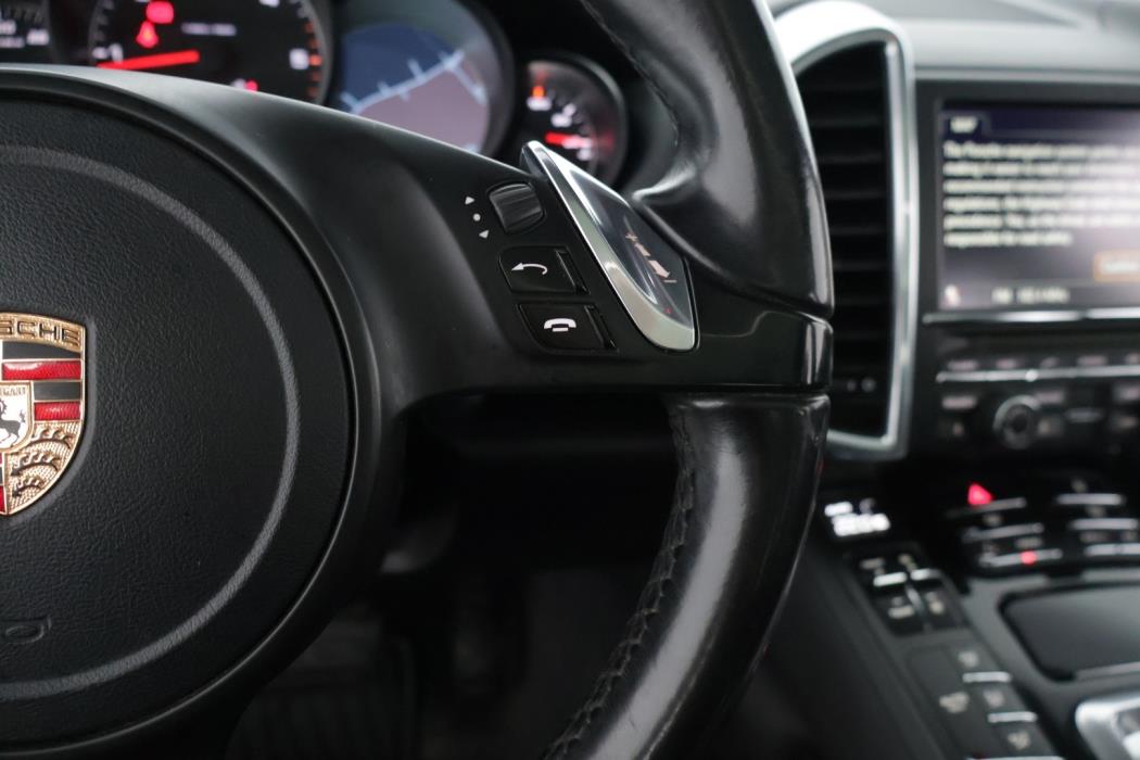 PORSCHE Cayenne 2012