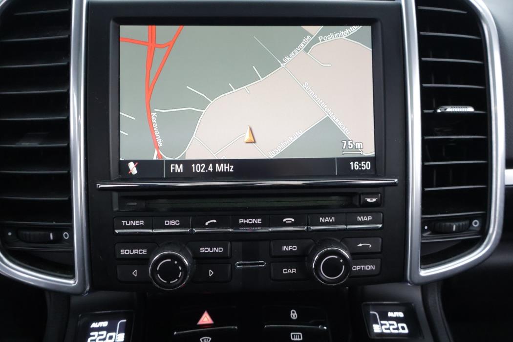 PORSCHE Cayenne 2012