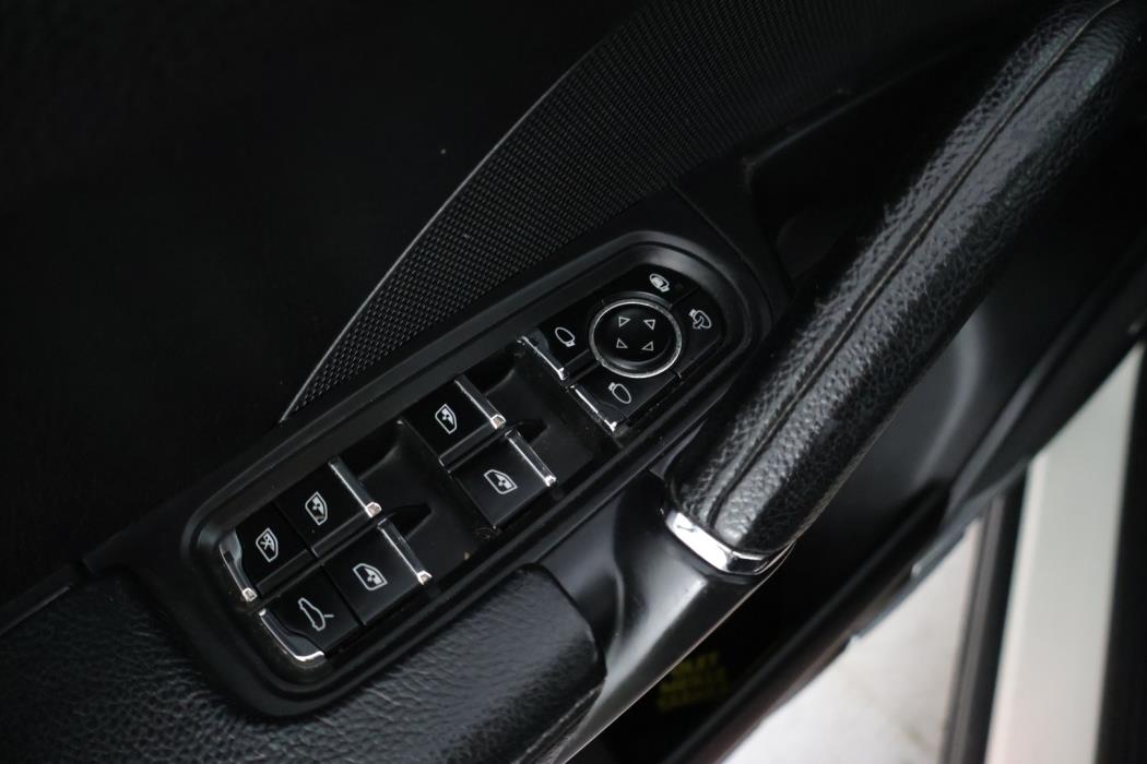 PORSCHE Cayenne 2012