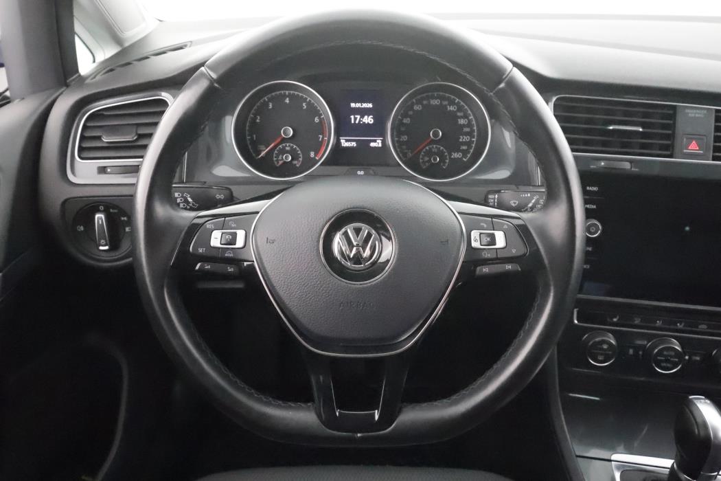 VOLKSWAGEN Golf 2018