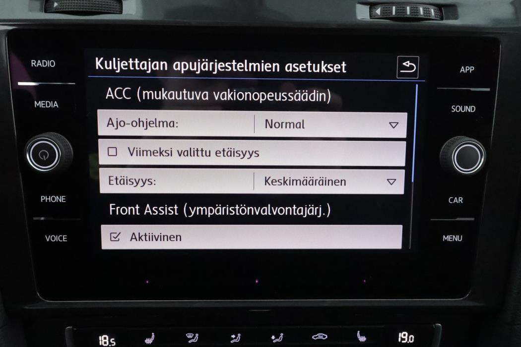 VOLKSWAGEN Golf 2018