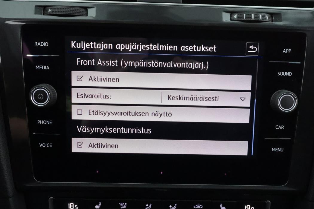 VOLKSWAGEN Golf 2018