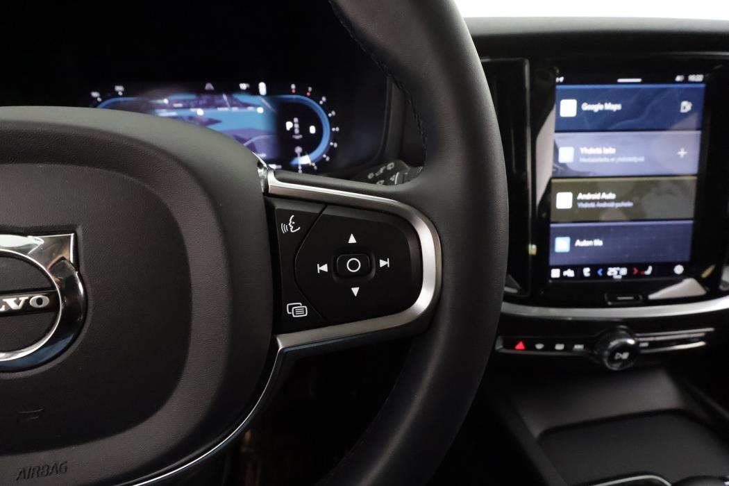 VOLVO V60 2023