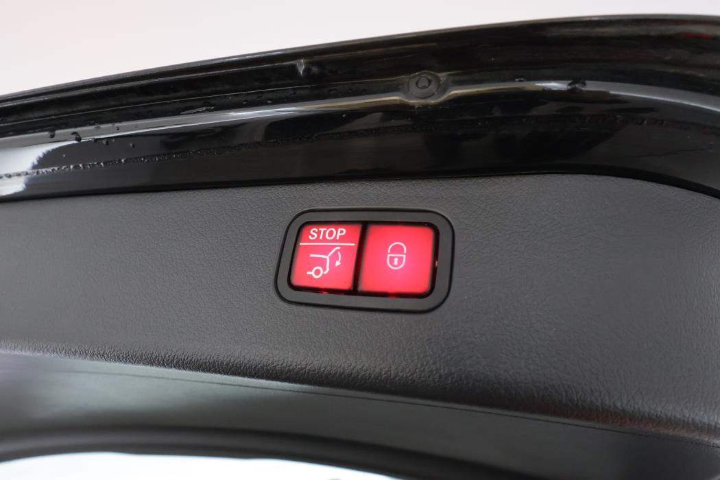 MERCEDES-BENZ C 2023