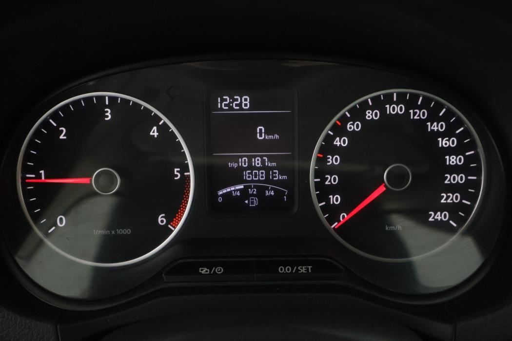 VOLKSWAGEN Amarok 2016