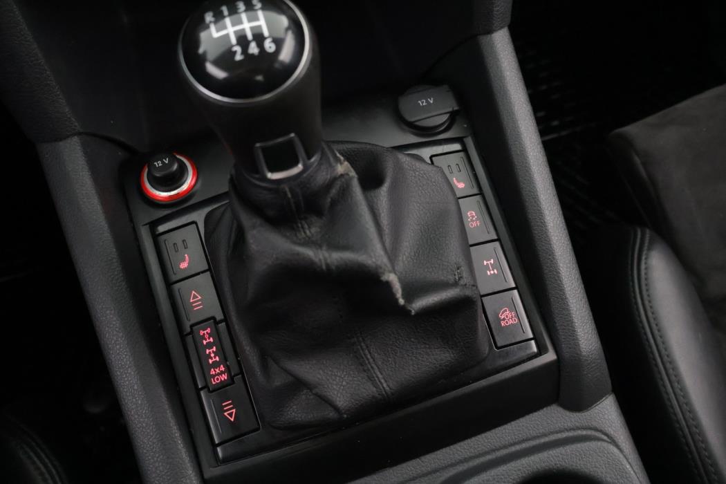 VOLKSWAGEN Amarok 2016