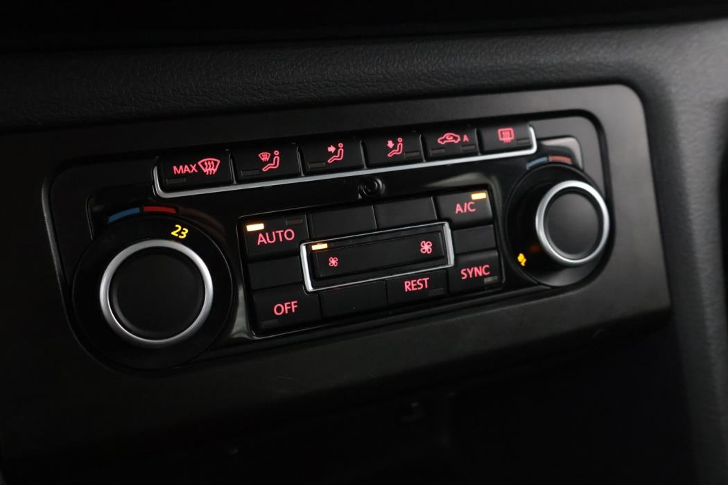 VOLKSWAGEN Amarok 2016