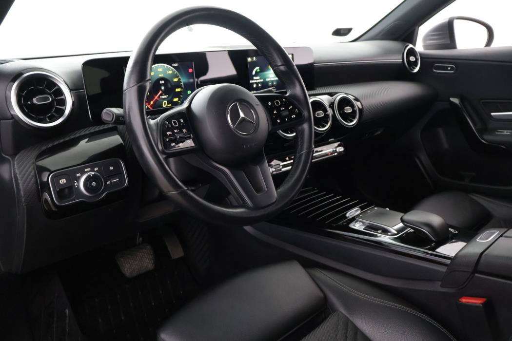 MERCEDES-BENZ A 2019