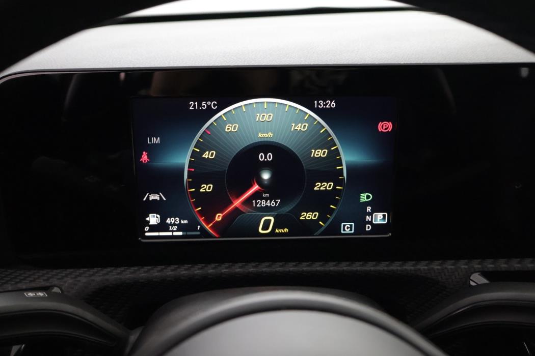 MERCEDES-BENZ A 2019
