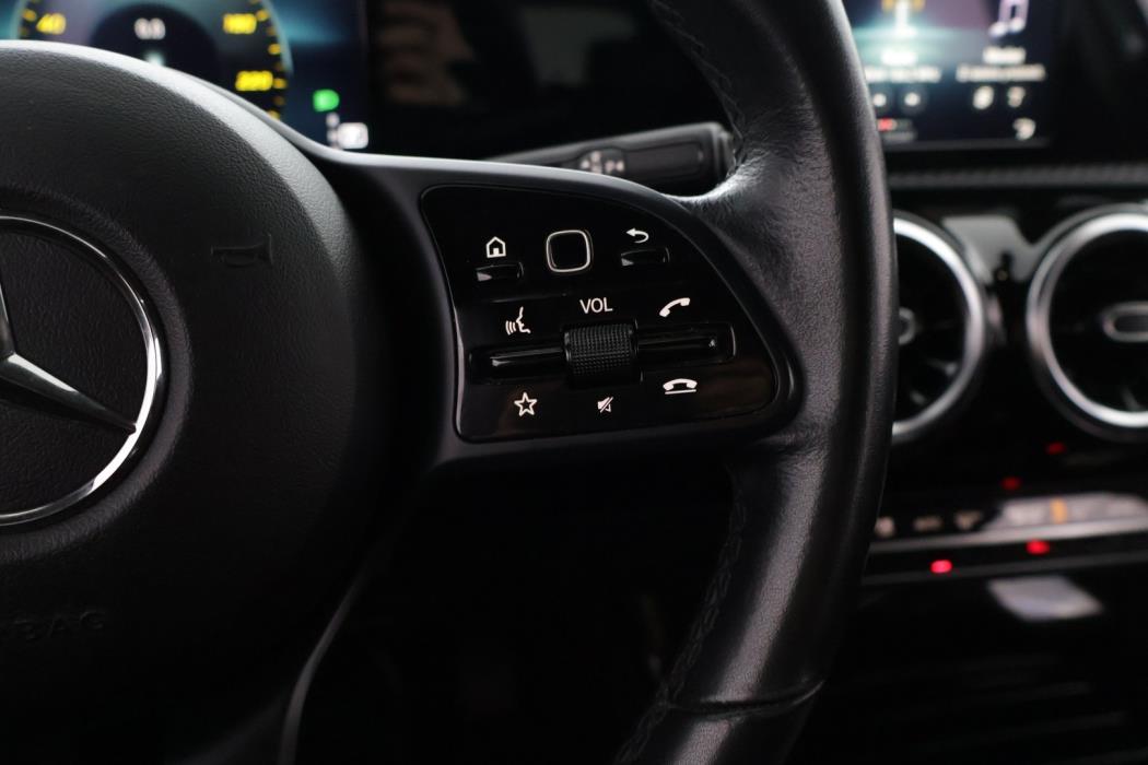 MERCEDES-BENZ A 2019