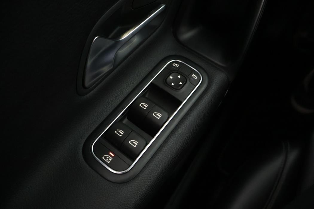 MERCEDES-BENZ A 2019