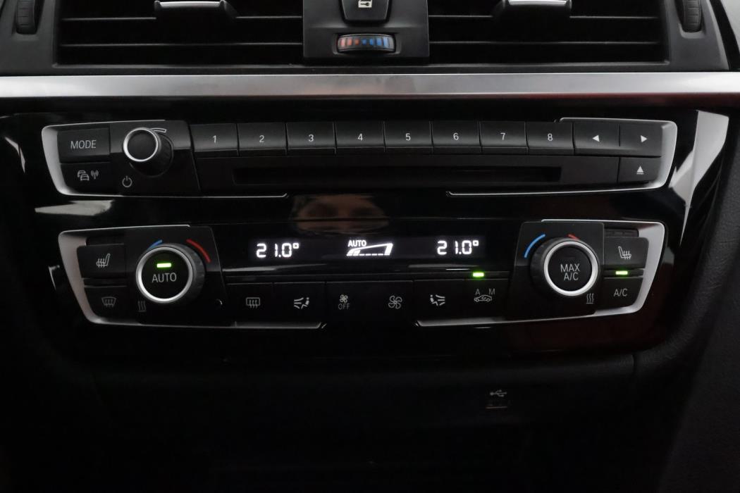 BMW 330 2018