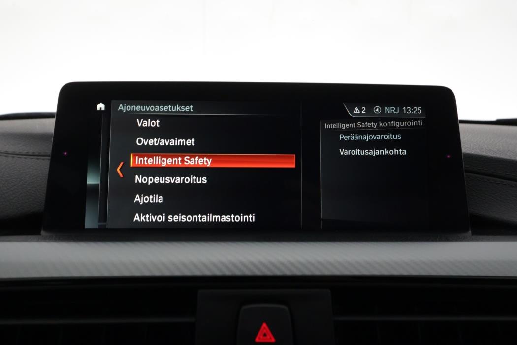 BMW 330 2018