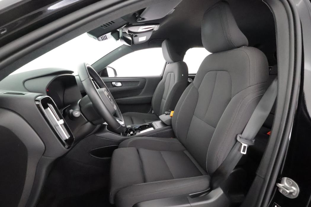 VOLVO XC40 2024