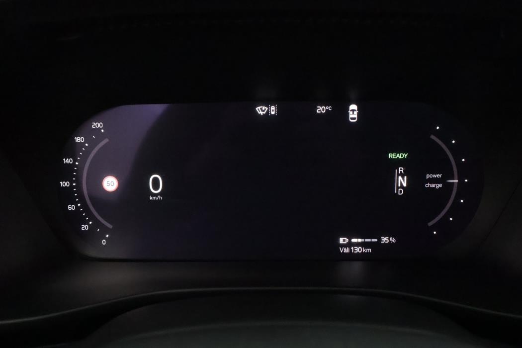 VOLVO XC40 2024