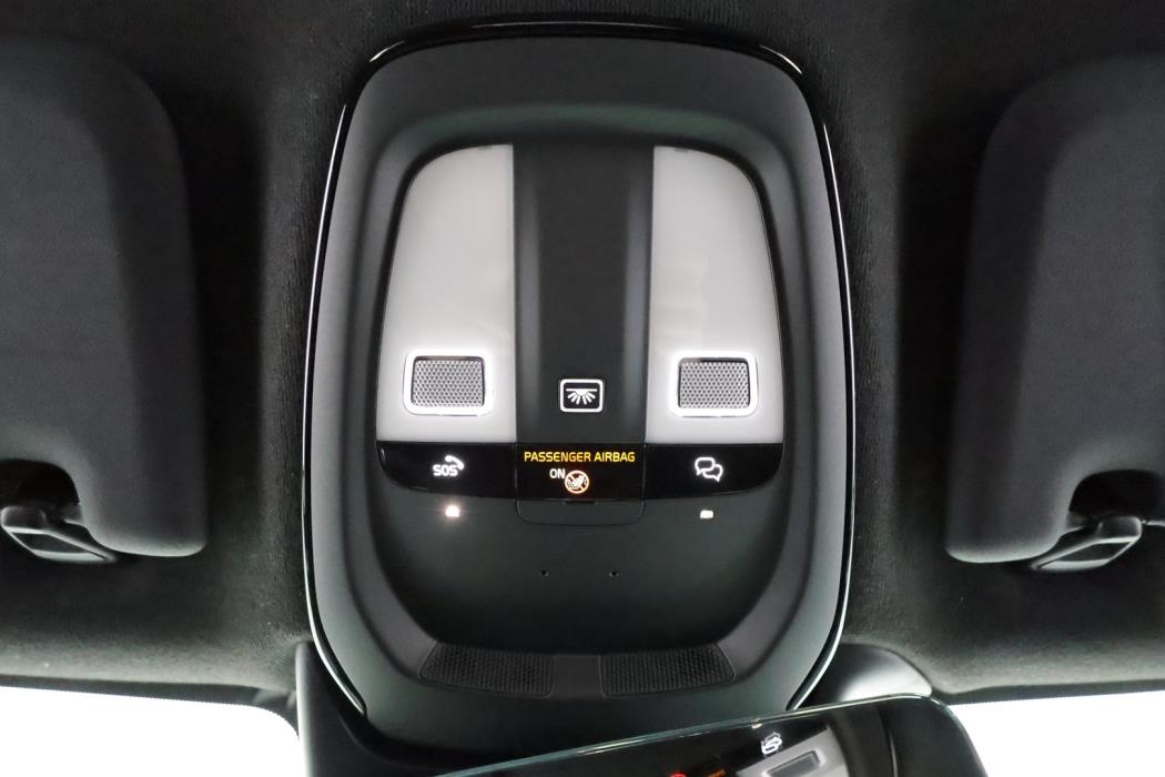 VOLVO XC40 2024