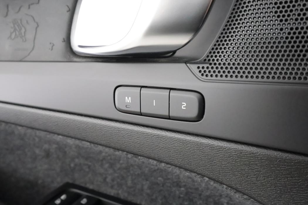 VOLVO XC40 2024