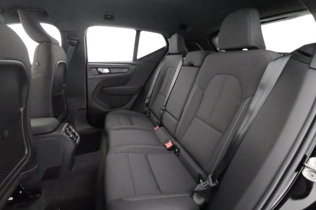 VOLVO XC40 2024
