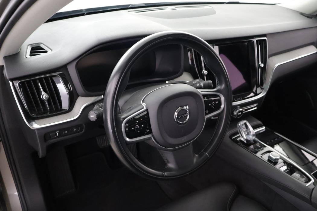 VOLVO V60 2021