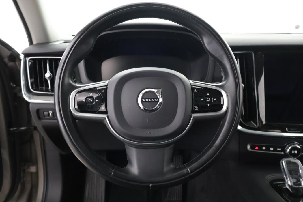 VOLVO V60 2021