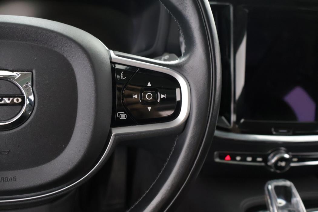 VOLVO V60 2021