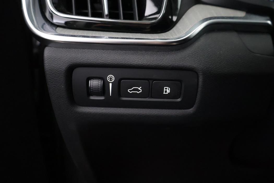 VOLVO V60 2021