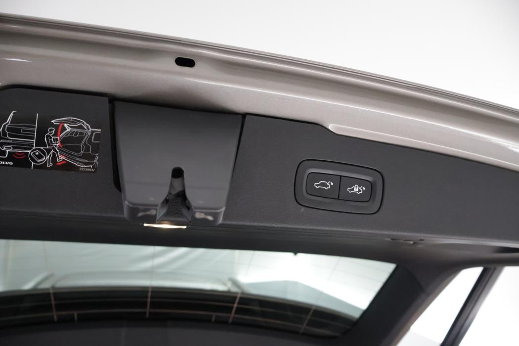 VOLVO V60 2021