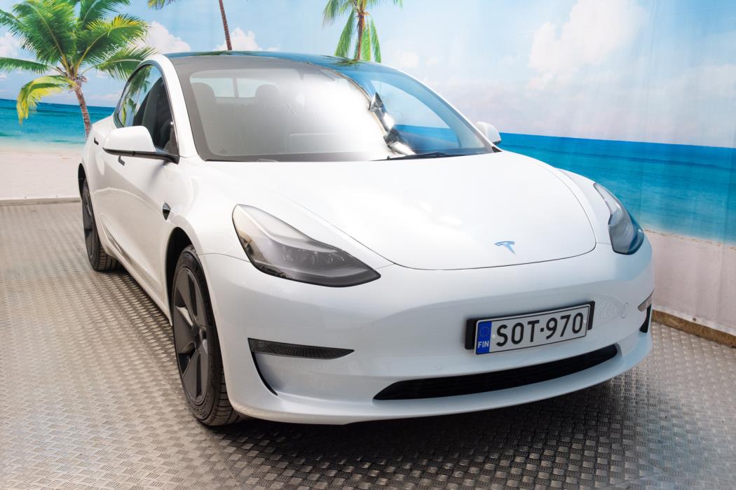 TESLA Model 3 2021
