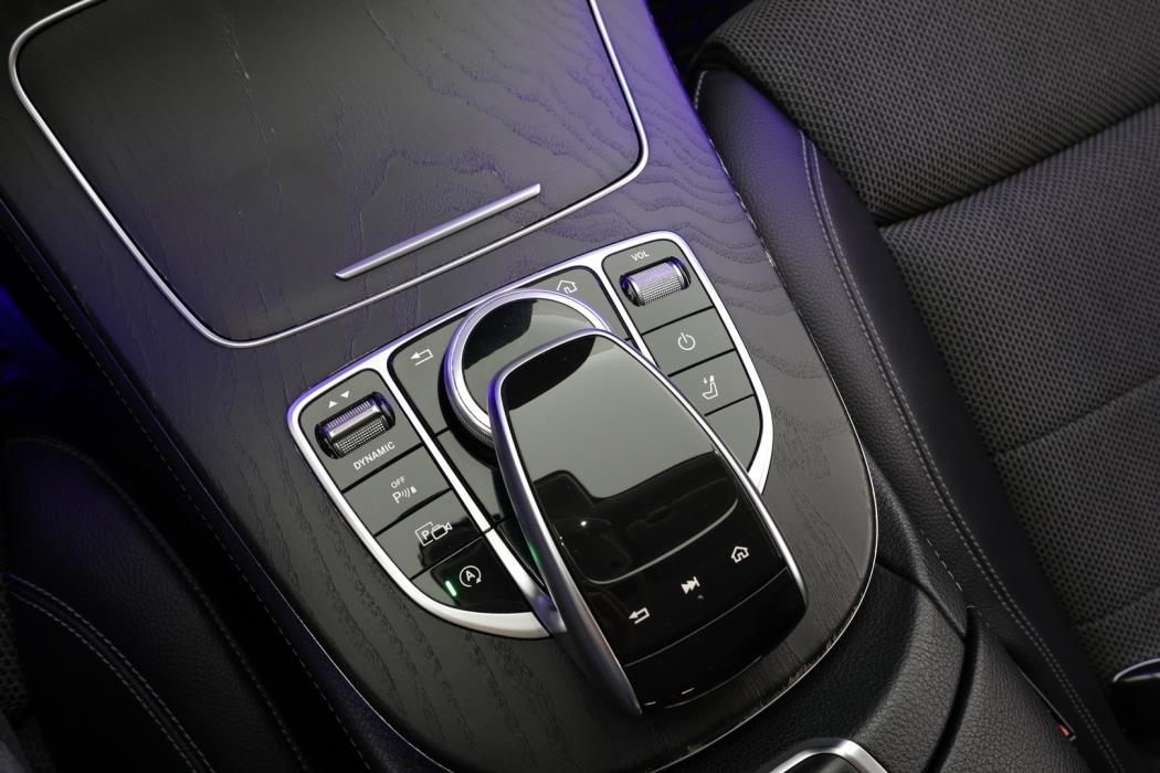 MERCEDES-BENZ E 2019