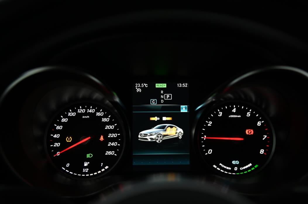 MERCEDES-BENZ C 2021