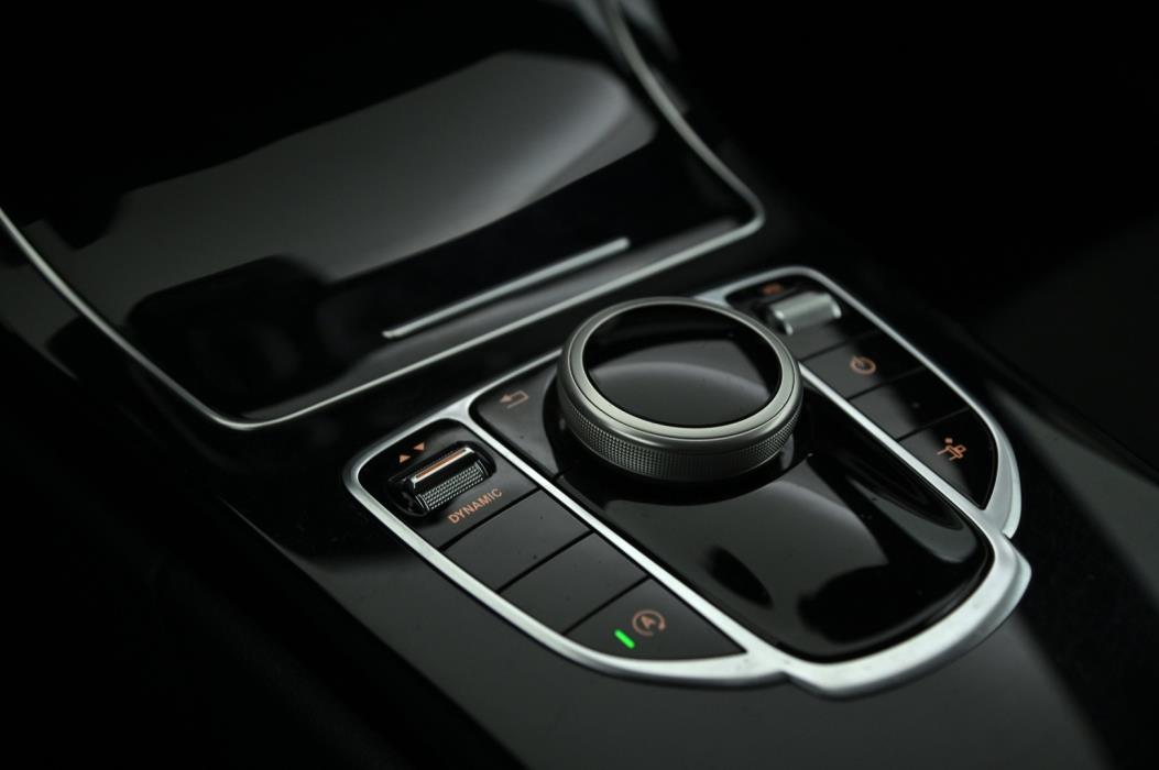 MERCEDES-BENZ C 2021