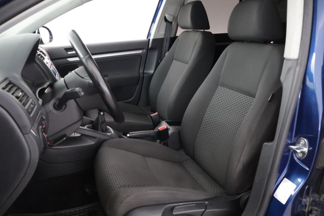 VOLKSWAGEN Jetta 2010