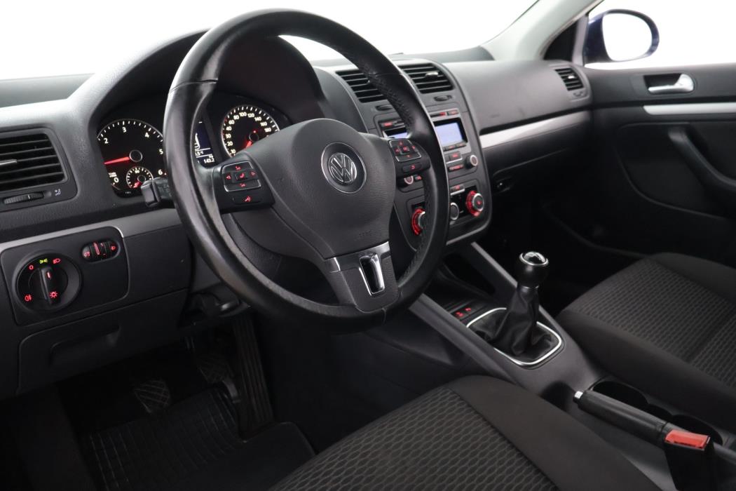 VOLKSWAGEN Jetta 2010