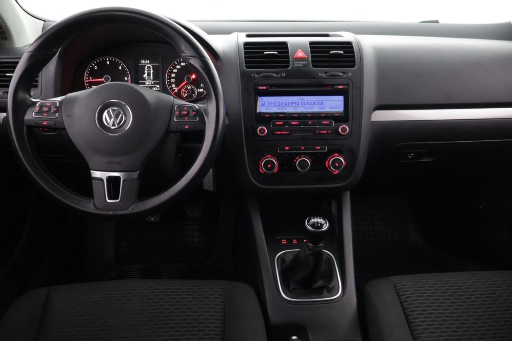 VOLKSWAGEN Jetta 2010