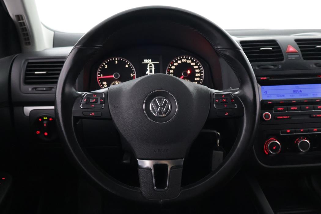 VOLKSWAGEN Jetta 2010