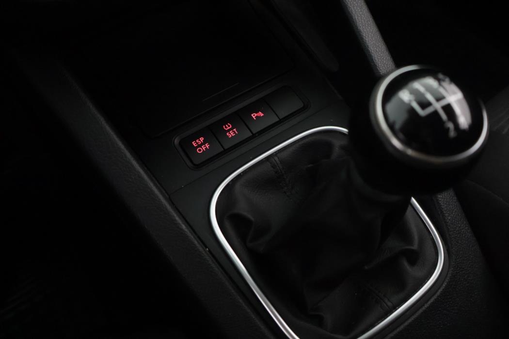 VOLKSWAGEN Jetta 2010