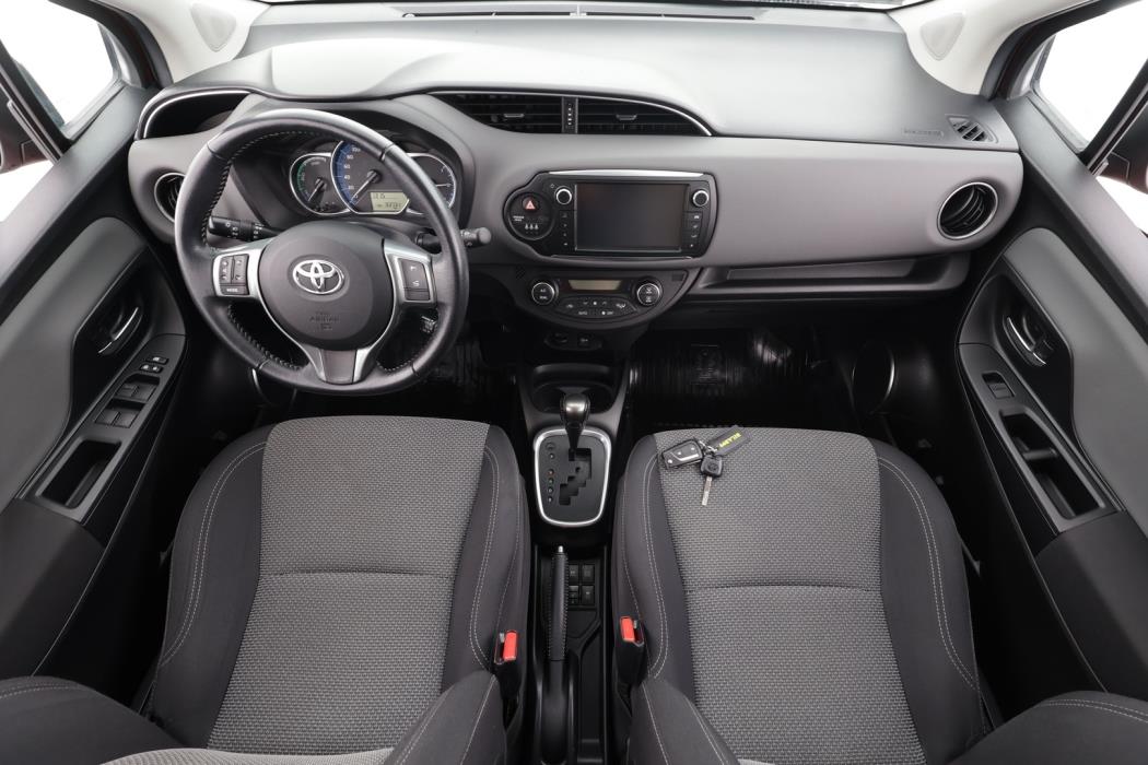 TOYOTA Yaris 2017