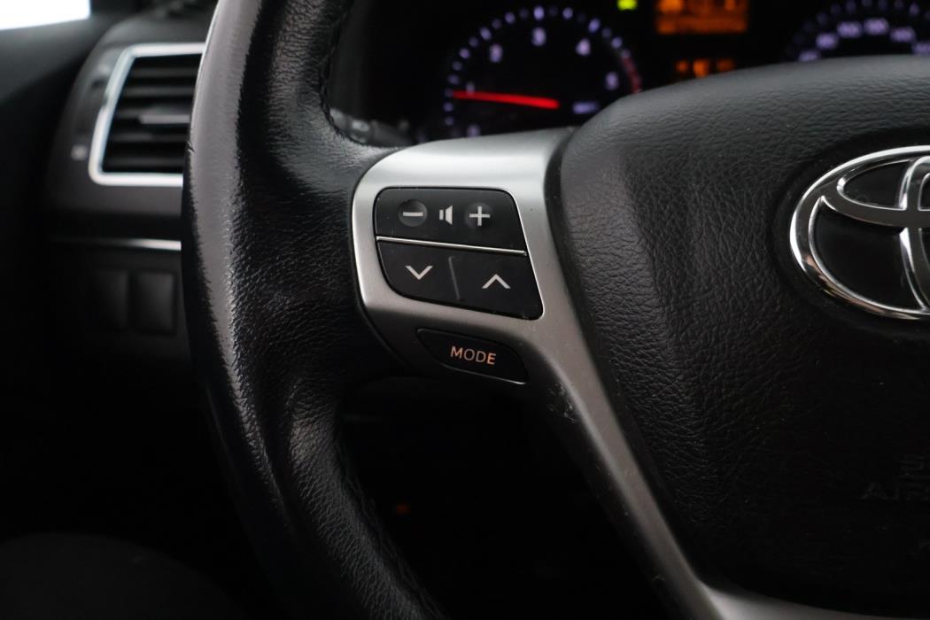 TOYOTA Avensis 2013